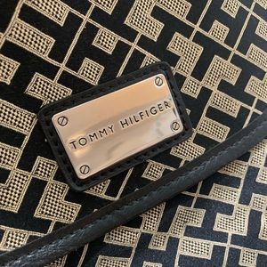 gold and black tommy hilfiger bag